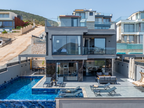 gece  -  Kasım
  | Kalkan’da 8 Kişilik Lüks Villa, Özel Isıtmalı Havuz ve Merkezi Konum